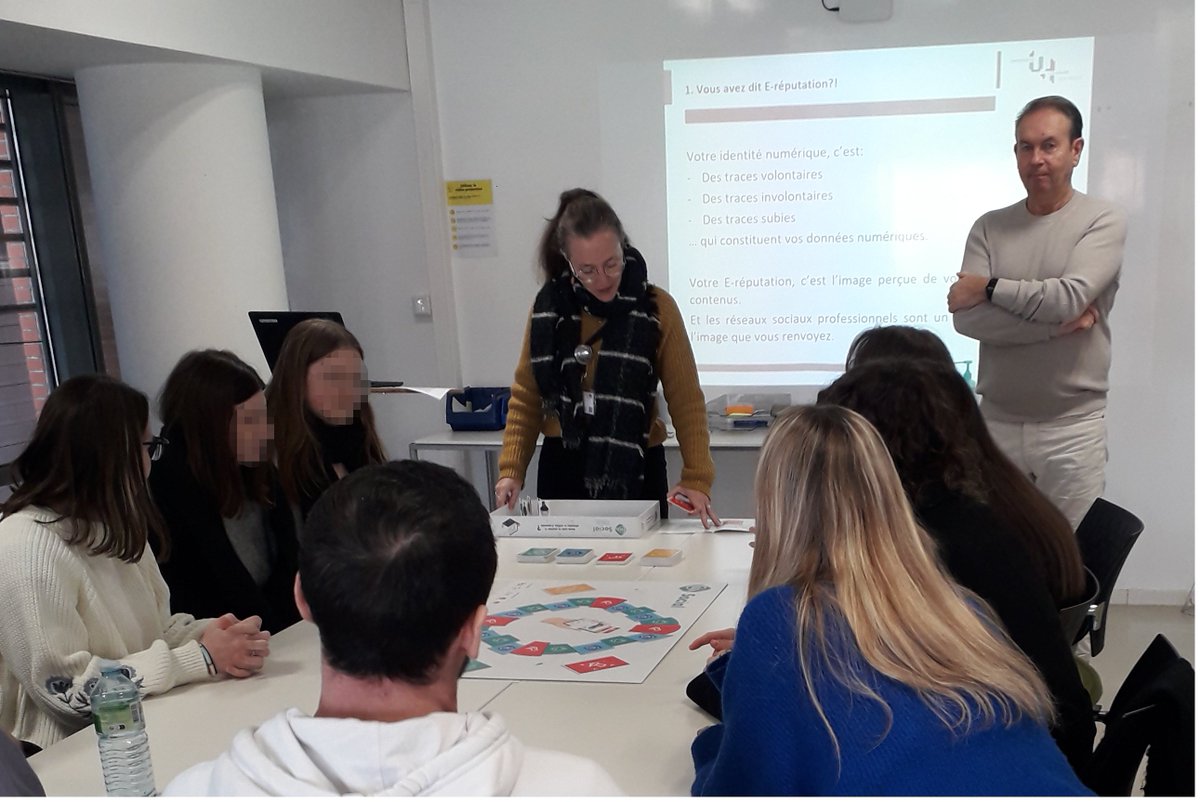 Les BTS ERA2 ont participé à deux ateliers à la BU du Havre: l'un sur l'identité numérique et l'e-réputation autour du jeu éducatif (@)h social du Bureau Information Jeunesse de l'Orne <a href="/BIJ_Orne/">Bureau Information Jeunesse Orne</a> ; l'autre sur la gestion de son compte LinkedIn. Une belle découverte!