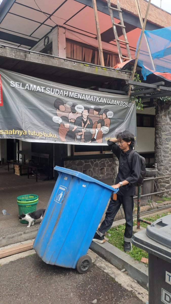 naufalhaped's tweet photo. izin cuti ya pak🙏 https://t.co/9W1gSxUySZ