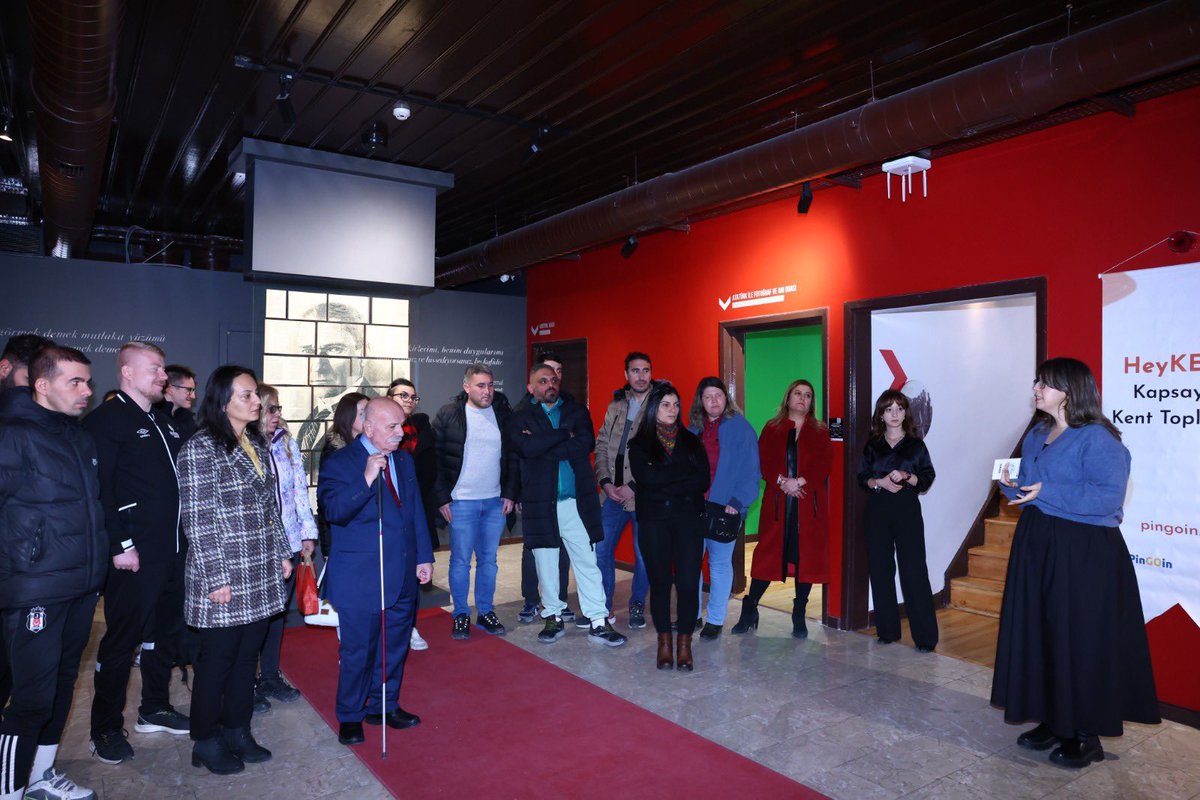 pingoin_'s tweet photo. Beyaz Baston Görme Engelliler Haftası’nda Abidin Paşa Milli Mücadele Müzesi’nde #erişilebilirlik çalışmamızın lansmanını gerçekleştirdik! 🎉 Aşık Veysel Engelsiz Yaşam Merkezi’nden 40 katılımcıyla birlikte müzeye uyguladığımız #müze erişilebilirliğini birlikte deneyimledik. https://t.co/agLtB9biXq