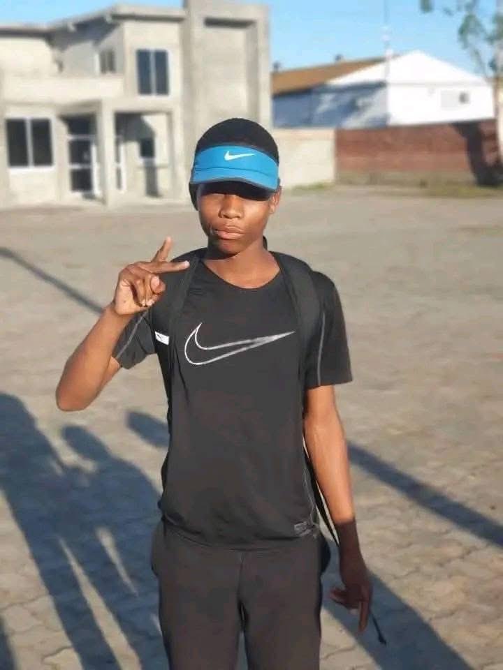DavidFardoo's tweet photo. Innocent victims and aged 14-19 years old were spiked with bullets in MACHAVA SOCIMOL During the early morning of the day of the inauguration. Families are in despair and there is a popular revolt.

#MozambiqueElections 
#Mozambiqueprotests https://t.co/kNO3uHhV7S