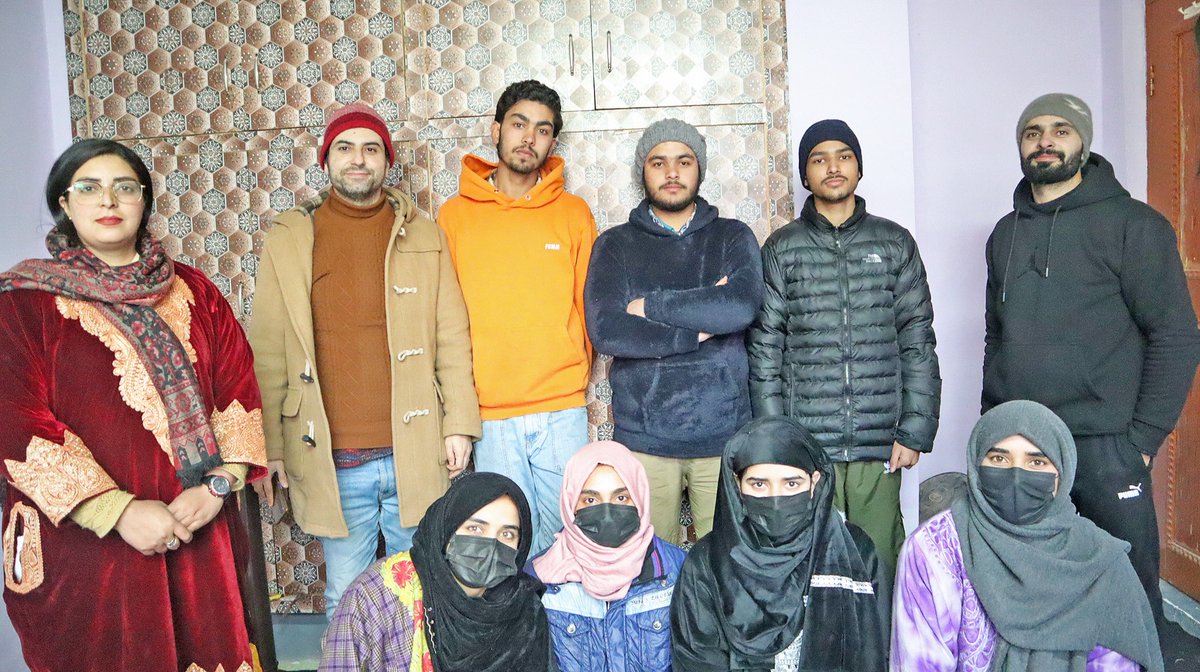 i_CHINAR's tweet image. MOBILE REPAIRING CENTER LAUNCHED IN SRINAGAR 

CHINAR International has successfully launched a new #Mobile #Repairing #Skill #Development Centre (SDC) in Palpora, #Srinagar, marking the first program of its kind among all existing skill initiatives. 1/2