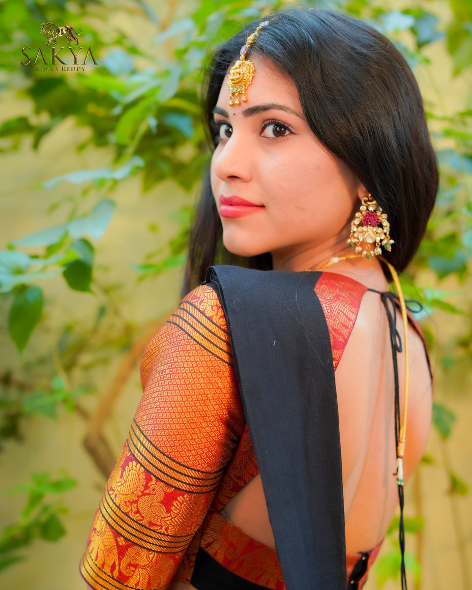 Sakya_label's tweet photo. “Wish you a Happy Sankranthi to all”
“Elegant Croptop &amp; Lahenga with Narayanapet handloom Cotton Fabric”
.
.
.
.
For more details:
+91- 7386898669
Website - https://t.co/imW4zPeuiw
Address: Asian suncity 009,B block, behind amb mall, ground floor , kothaguda, hyderabad
500084 https://t.co/aFEI33nBda