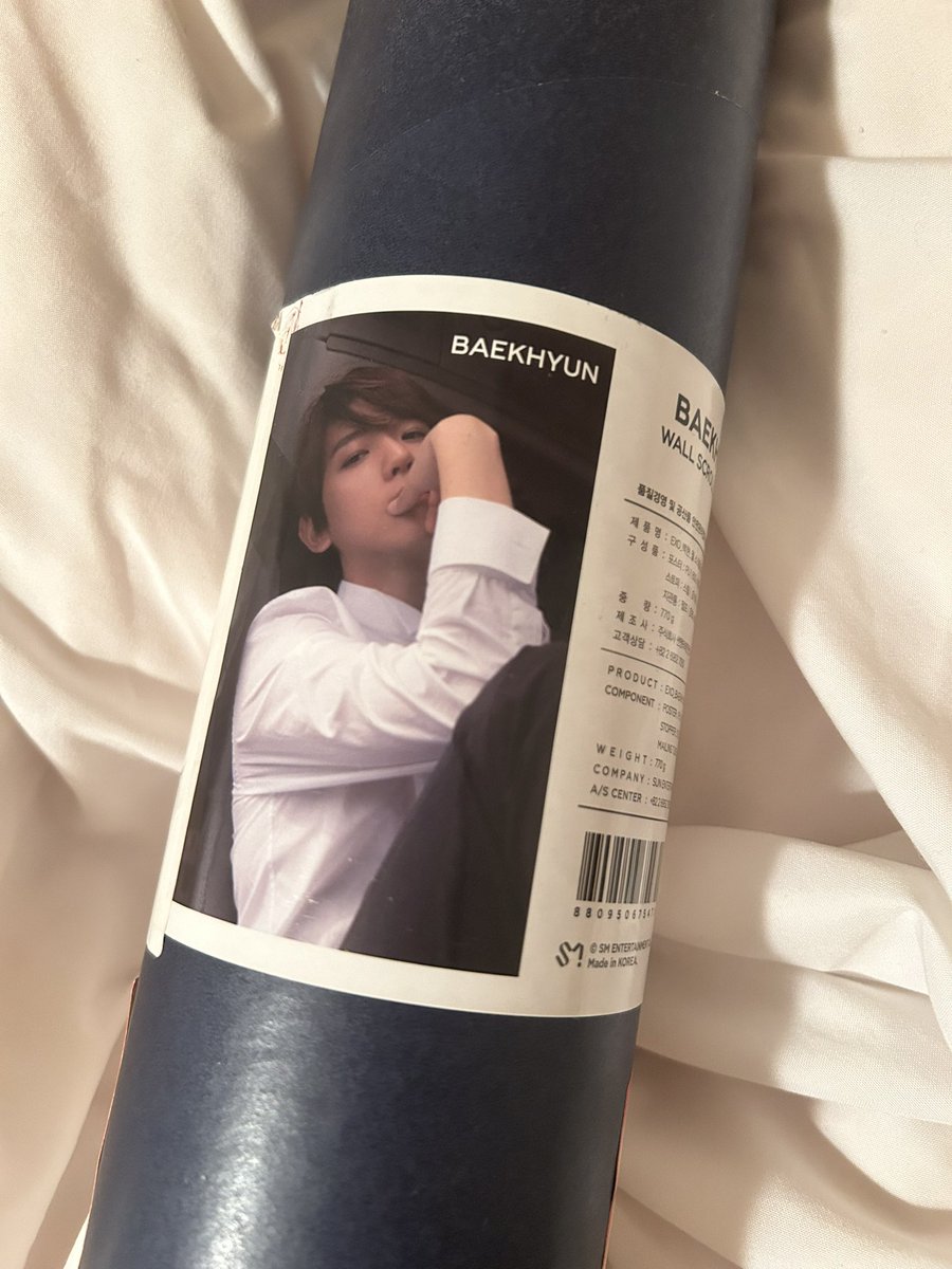 exo_04_baek's tweet photo. ベッキョンのウォールポスター?とポスター欲しい方いますか？

希望のお値段+送料でお譲りいたします!

欲しい方いましたらDMかリプください🥺 https://t.co/oIrKJnZWIJ