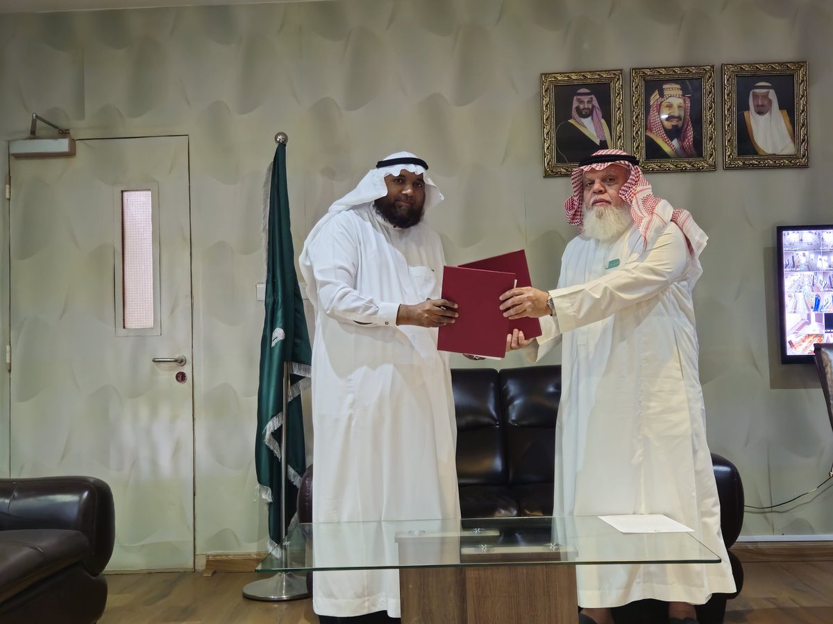 TanmiahWm's tweet photo. لنستمر في العطاء ونتعاون عليه فنرتقي بالمجتمع المكي نحو حياة أفضل تم تجديد عقد الشراكة المجتمعية لجمعية #الشوقية مع #مدرسة معاذ بن جبل الثانوية ، نسأل الله المنان أن يبارك الجهود ويعظم الأجور .

#الشراكه_المجتمعيه# https://t.co/aZLAmq8EEs