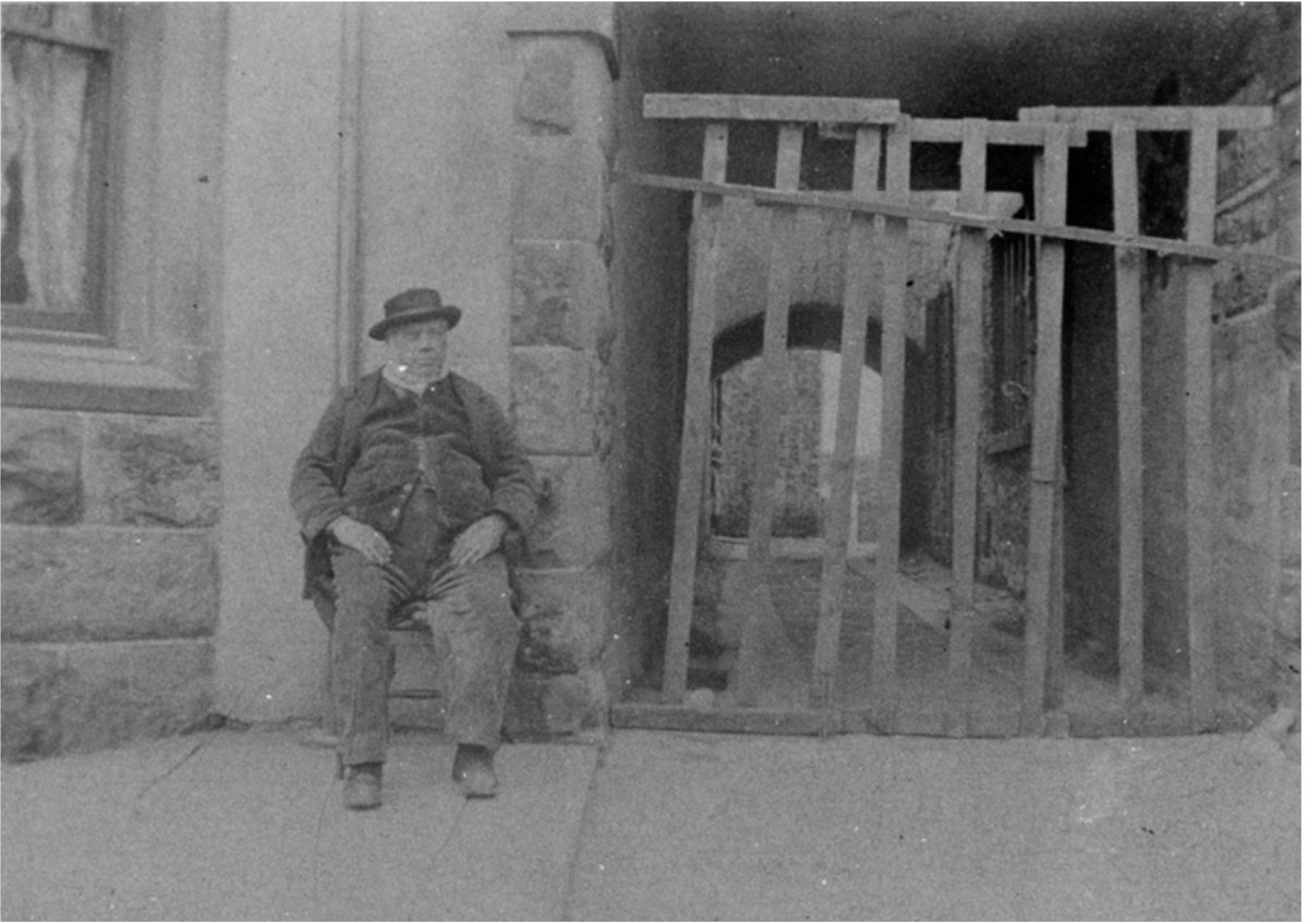 LancsArchives's tweet image. Want to learn more about the fascinating heritage of Clitheroe? Check out the latest blog from News from Lancashire Archives redrosecollectionsnews.wordpress.com and visit #ClitheroeLibrary for lots of lovely #LocalHistory collections.
@LancsLibraries