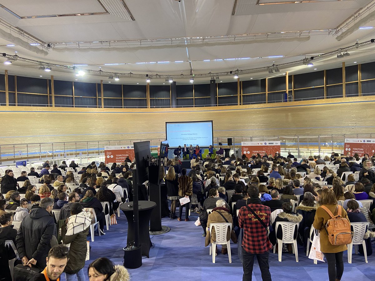 Ouverture du séminaire Terre Numérique 3
Le Recteur <a href="/PhiAgresti/">Jean-Philippe Agresti</a> rappelle 2 enjeux forts du numérique éducatif dans l’<a href="/ac_orleanstours/">Académie d'Orléans-Tours</a>
➡️ accompagner collectivement les compétences des élèves liées à l’#IA
➡️ repenser la #coéducation à la lumière de ces nouveaux outils