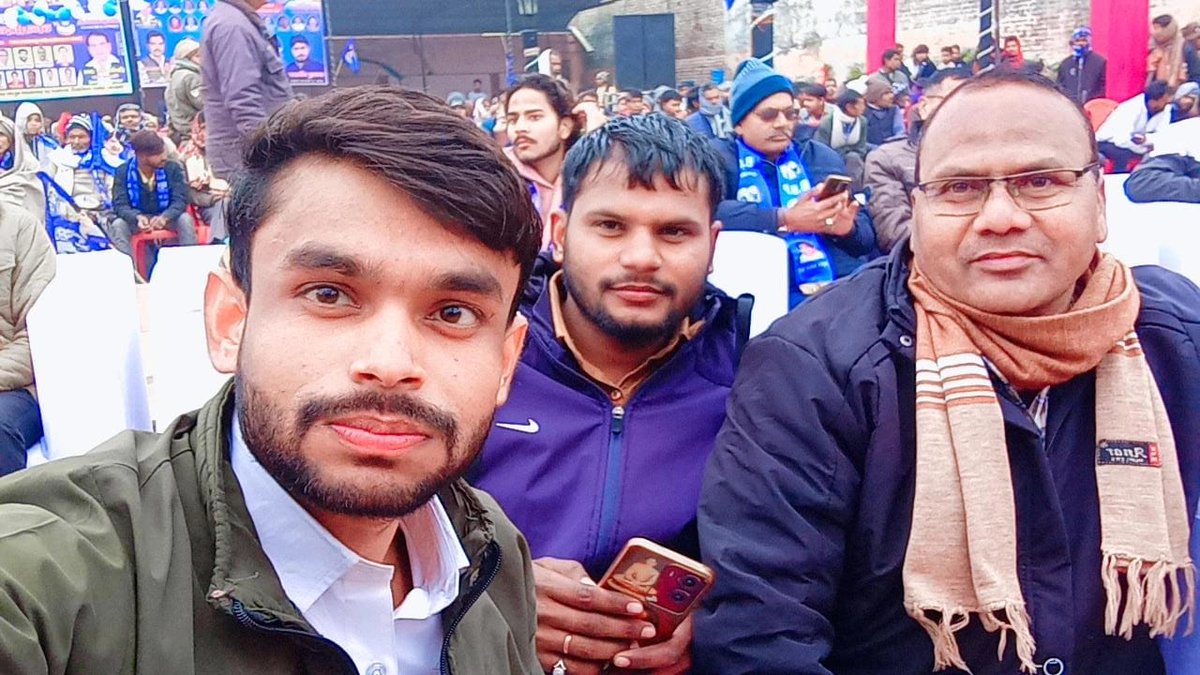 VikasBabuBSP's tweet photo. बहुजन समाज पार्टी यूनिट कासगंज जिला अध्यक्ष डीपी सिंह राना जी की अध्यक्षता में #बसपा सुप्रीमो मायावती जी का 69 वाँ जन्मदिन जनकल्याणी दिवस के रूप में हर्ष उल्लास के साथ बनाया....!!
💐💐👑👑🎉🎉🥰🥰🥀🥀💐💙💙🙏
#जनकल्याणकारी_दिवस #बहुजन_समाज_पार्टी_जिंदाबाद #haapybirthday #बसपा https://t.co/9MzwkEDiea