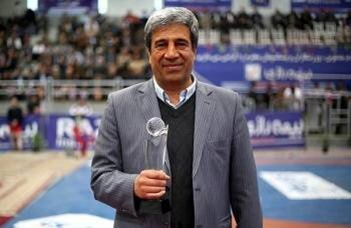 cheshmash's tweet photo. شما یکی از نمادهای امید برای ایران در لحظه‌های حساس و عاطفی آن هستید. با این که در دل‌شکستگی‌ شما در بی‌اخلاقی صورت گرفته و پخش آن با وجود اطلاع از نارضایتی، هیچ نقشی ندارم اما به عنوان عضو کوچکی از جامعه رسانه‌ای ��ودم موظف به عذرخواهی از شما می‌دانم.
شیر مادر و نان پدر حلال‌تان https://t.co/vcubH5w8bk