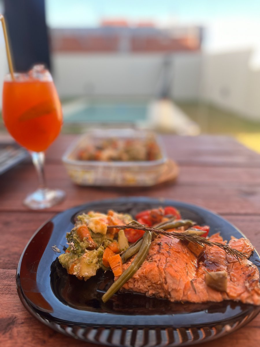 IsaaFlick's tweet image. do u prefer fish or chicken