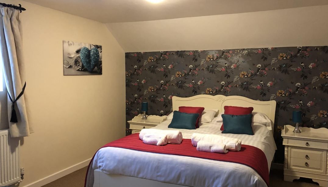 aroundaboutbrit's tweet photo. The Jug and Glass Inn is a quaint English coaching inn near the picturesque Derbyshire village of Hartington.
🍻 Pubs & Inns
https://t.co/VnoVR1aWQA
#TheJugAndGlassInn #Derbyshire #Explore #PeakDistrict #CoachingInn #Buxton #Adventure #ChatsworthHouse #Cycling #Ensuite https://t.co/22Vgnafu1k