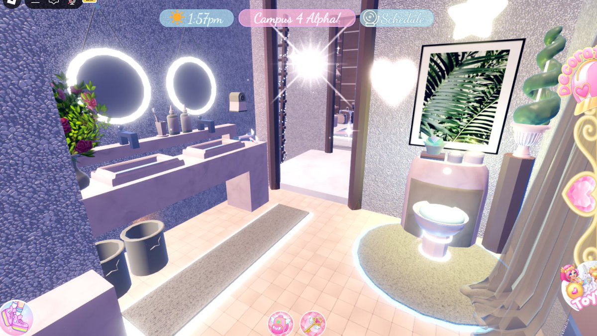 bhogss25's tweet photo. Full tour of my neutral coquette dorm in Royale High https://t.co/XntWuGBEQf via @YouTube https://t.co/Kjt6sTFCMv