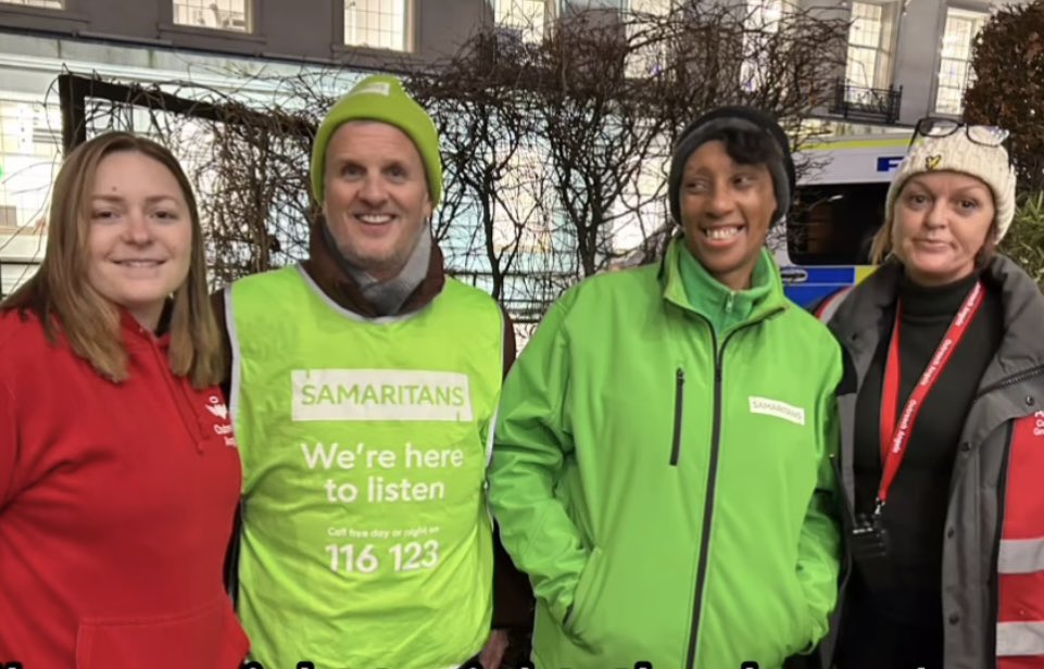 We were out last night as usual with our friends from <a href="/OutreachAngels/">Outreach Angels</a>,  supporting the homeless community. Come rain or shine <a href="/samaritans/">Samaritans</a> are here 

☎️116123
✉️jo@samaritans.org