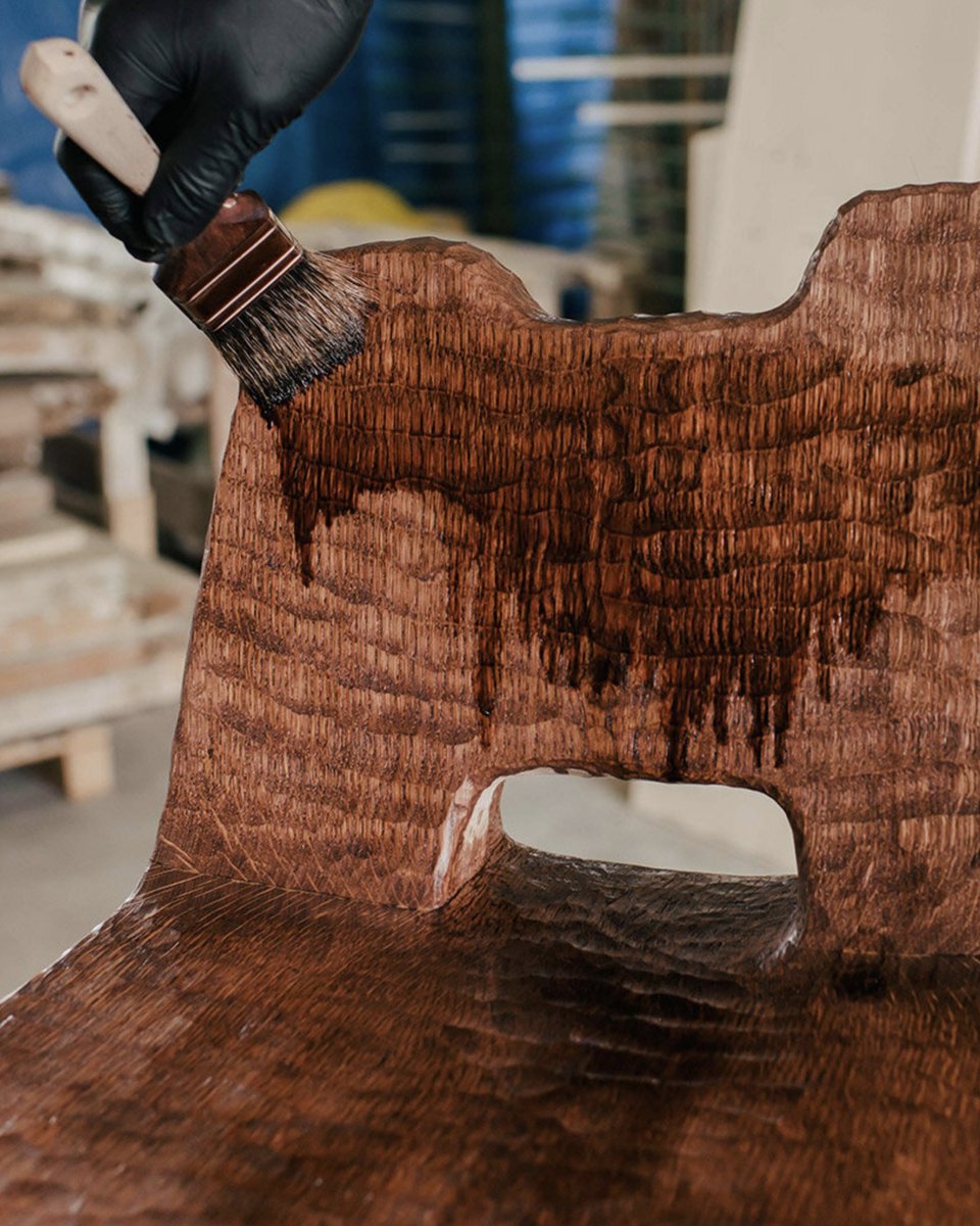 THEFARMparis's tweet image. 🕳 #DesignFocus : faye toogood presents &apos;assemblage 7 : lost and found II&apos; at friedman benda

Faye Toogood is known for her ability to reinterpret classical forms and references from art history, using diverse mediums such as sculpture, furniture, and fashion.

♟ Kat Barandy via…