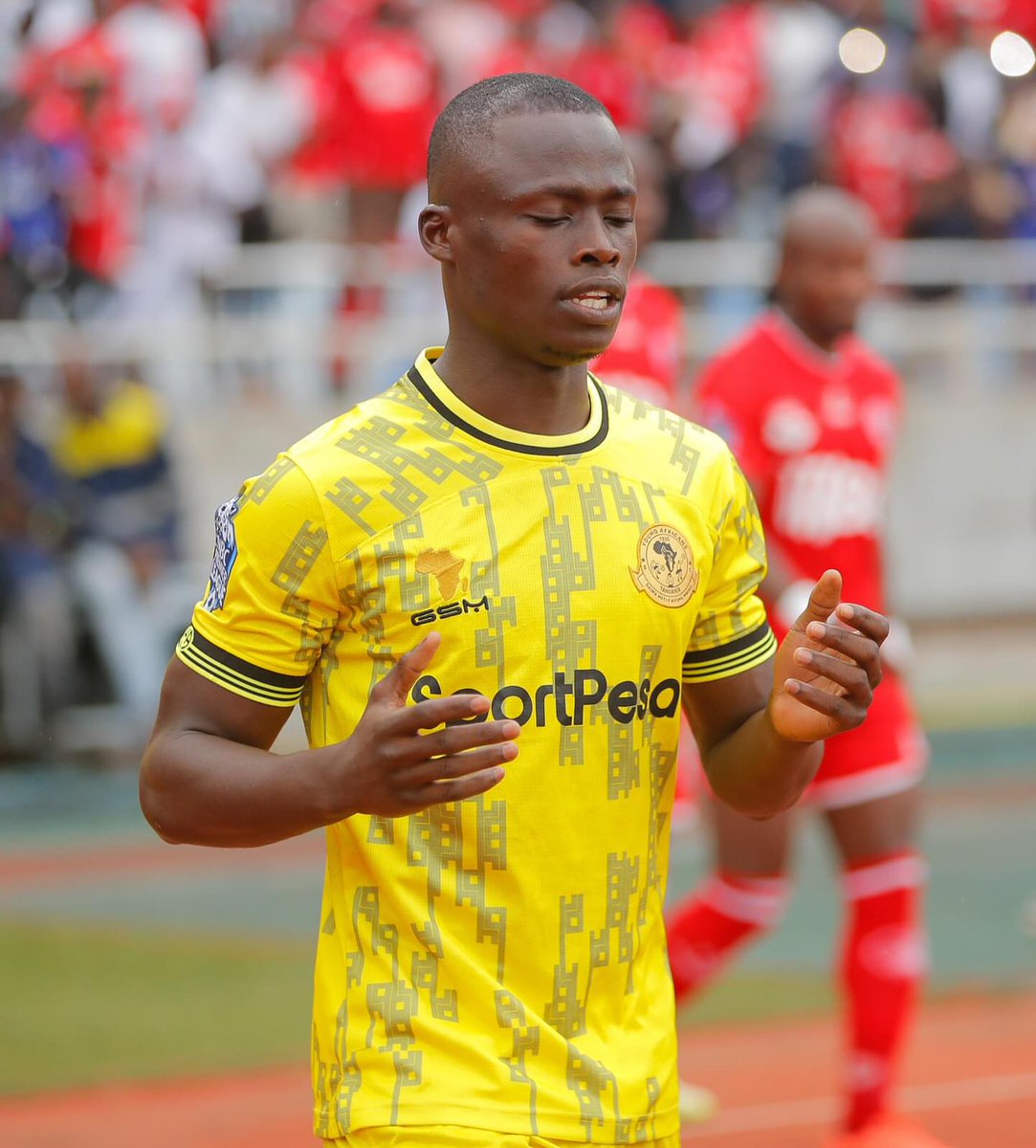 Iamfelixtz's tweet photo. Updates 👇

➡️ Beki wa kulia wa Young Africans 🇹🇿 Attohoula Yao (28) 🇨🇮 atakuwa nje ya uwanja kwa muda wa wiki 4-6 akiuguza majeraha yake ya goti.

➡️ Yao tayari amefanyiwa upasuaji na  anaendelea na taratibu nyingine za matibabu. https://t.co/FetEmPtkpm