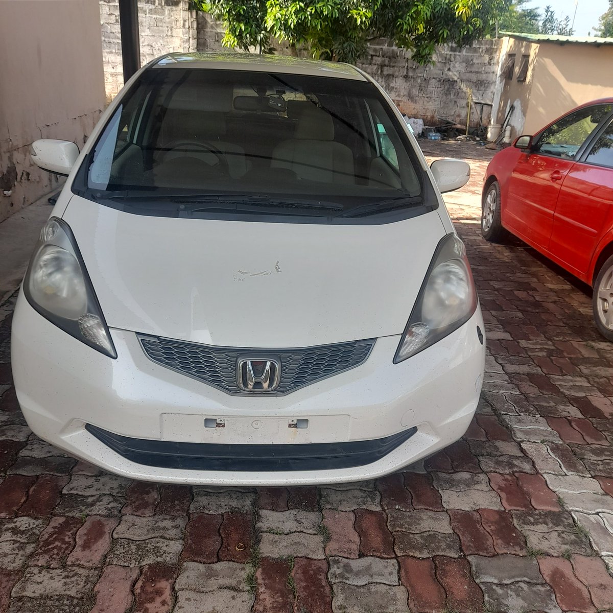 antwerpexpress's tweet photo. K125,000.

2010 Honda Fit 1.5
41,000KM
17.9 kilometers per litre
Cruise Control
Heated seats
Brand new battery
Dash cam
Reverse camera
Mint condition/only 3 weeks in Zambia.

0964847621 or 0776610033 LUSAKA. https://t.co/0w84HjPt7Q