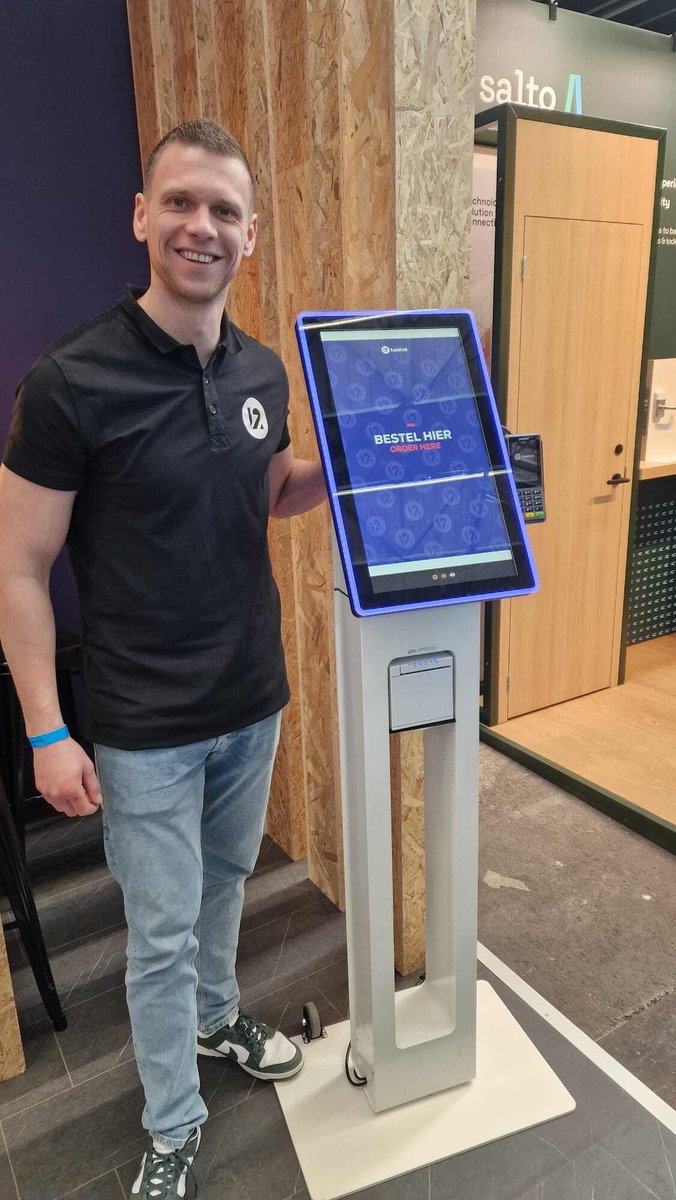 Bezoek #Twelve op #Horecava, stand 01.300, en ontdek hun innovatieve #bestelzuil! De Twelve x #Prestop Slim Kiosk verlicht werk, verhoogt omzet en maakt personeel efficiënter. Volledig aanpasbaar aan jouw huisstijl qua software en hardware.