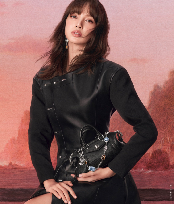 Lisa is flawless in a new photo for Louis Vuitton.
