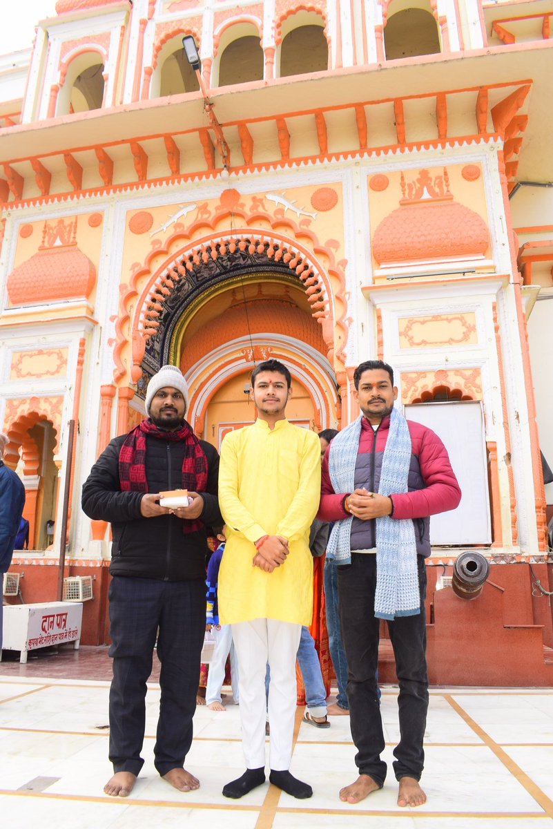 DhirendraSing97's tweet photo. माँ पितांबरा शक्ति पीठ,दतिया 
राजा राम सरकार दरबार, ओरक्षा https://t.co/hCignJRTCI