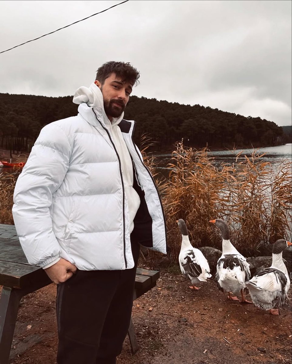 Yoka_anfc's tweet photo. 35 yaşına giren en güzel çocuk 🥹🤍
Iyi ki 🤍 @AlpNavruz #AlpNavruz https://t.co/Q031zJ5XMW