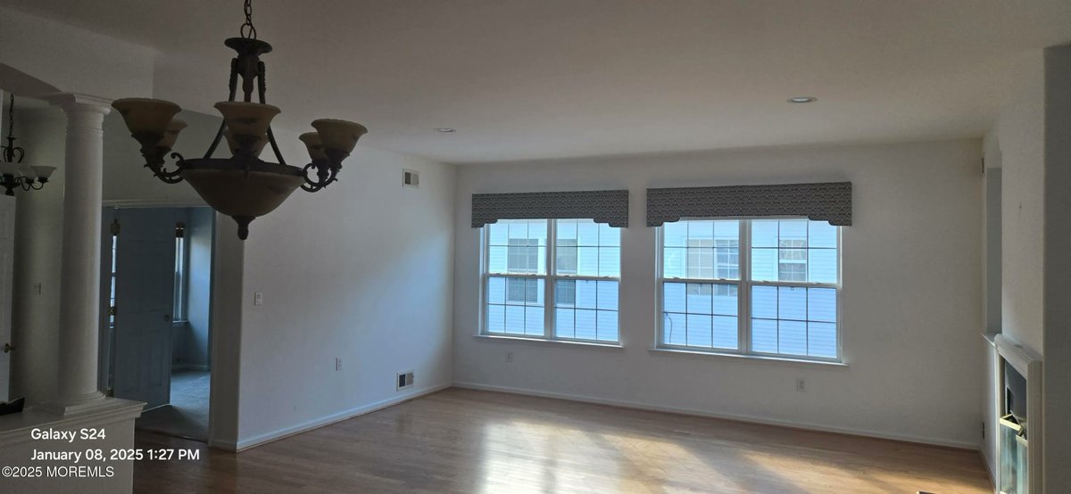MikeSpinetta's tweet photo. 77 Drayton Road, Manchester, NJ, 08759
2 bed | 2 bath 2175 Sq. Ft.
Active | 430000
https://t.co/ia5TDlfuQr
Discover the charm of this Extended Wellington Model Ranch nestled in the prestigious Renaissance at Manchester, an... https://t.co/xziO2g5epR https://t.co/3S8Ok0pMl9 https://t.co/bEcHfYaJ2I