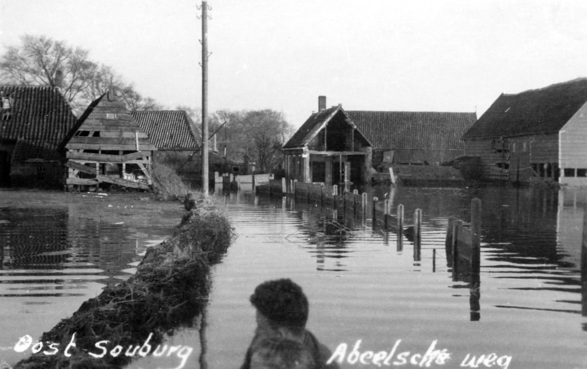 Zeeuws Archief (@zeeuwsarchief) on Twitter photo Na de inundatie: Per kano op dievenpad leverde vette buit en stevige straf op
Dit is een blog van het project āLokaal besturen tussen burger en bezetterā door Jan Julia ZurnĆ© <a href="/RadboudE/">Radboud Erfgoed</a>
#GrootAbeele #OostSouburg
#Tweedewereldoorlog #80jaarvrijheid
zeeuwsarchief.nl/blog/na-de-inu⦠Na de inundatie: Per kano op dievenpad leverde vette buit en stevige straf op
Dit is een blog van het project āLokaal besturen tussen burger en bezetterā door Jan Julia ZurnĆ© <a href="/RadboudE/">Radboud Erfgoed</a>
#GrootAbeele #OostSouburg
#Tweedewereldoorlog #80jaarvrijheid
zeeuwsarchief.nl/blog/na-de-inuā¦