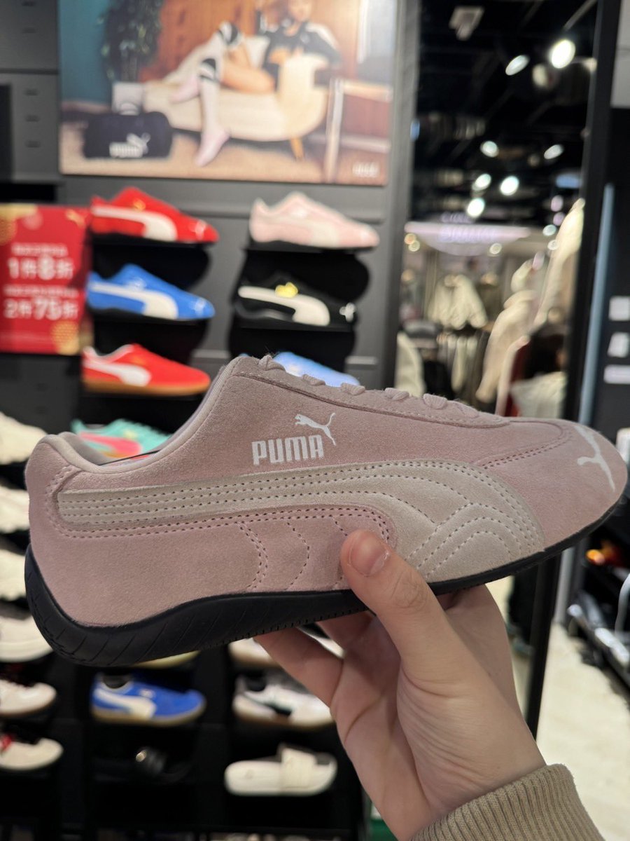 usedbylemon's tweet photo. #รับหิ้วฮ่องกง 🇭🇰 รองเท้าPuma speed cat ที่โรเซ่เป็นพรีเซนเตอร์ 
สอบถามไซส์ สีได้งับ 

#ฮ่องกง #รับหิ้วฮ่องกง #พรีออเดอร์รองเท้า #รองเท้าผ้าใบ #Puma #speedcat #ROSE #rosepuma https://t.co/kEAphacdgf