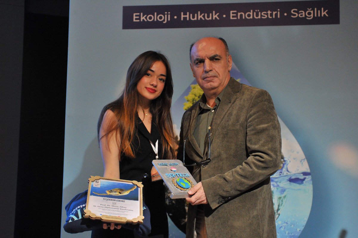 gencdiplomatBK's tweet photo. “Su krizi neler hissettiğinizdir, bununla ilgili yaptıklarınızdır. Aksiyon alıp almamanızdır.”

İstanbul üniversitesi Su Bilimleri Fakültesi’nden Prof. Dr. Sayın Meriç Albay’a ufuk açıcı konuşması için teşekkür ederiz @MericAlbay @EnverYucel https://t.co/2ONJPq0OEX