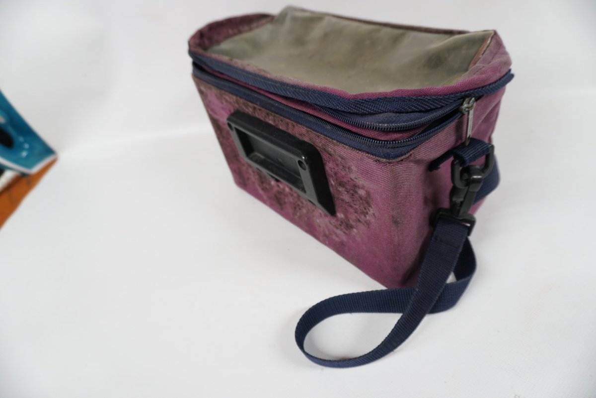 theneilwragg's tweet photo. Remake of a mouldy old handlebar bag #cycling #bespoke #bagmaker https://t.co/AxL0RRxO12