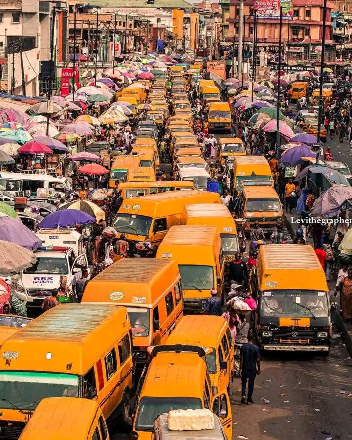 Comrade13187671's tweet photo. The city of dreamers, hustlers, and danfos.

Eko my center of excellence k’usung mainstream 🌇 Shoutouts to all my people in lasgidi 🌤️

Lagos through the lens. 💛

📷: levithegrapher https://t.co/WMxu0rfgBe