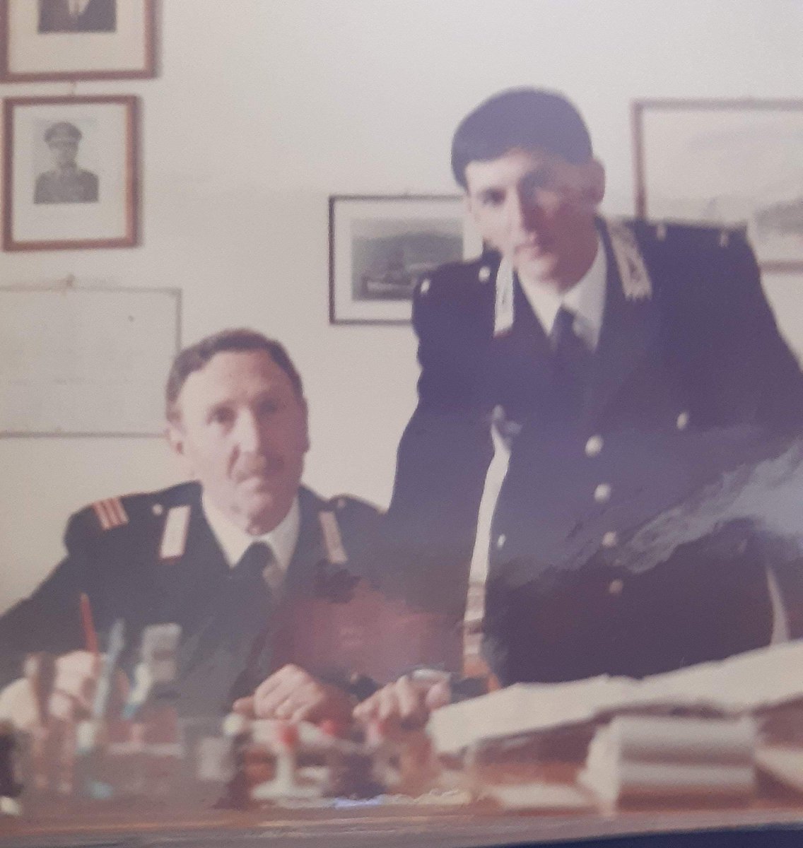 15 gennaio 1993 i #carabinieri di Crimor Unità Militare Combattente arrestano #Riina Salvatore e Biondino Salvatore. Oggi nel silenzio dei Media e delle Istituzioni asservite,  ricordiamo col #capitanoUltimo una vittoria importante contro la #Mafia, per vincere ancora. Ultimo