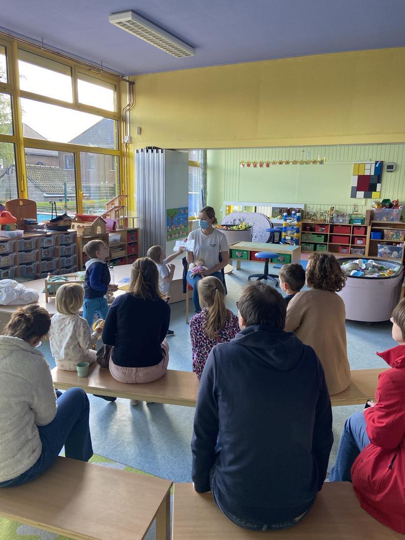 FIRRI (@firri_flanders) on Twitter photo Meet our team! ๐
Today weโre introducing <a href="/DecraeneMarga/">Marga Decraene</a> from UGent! Marga focusses on optimizing 24h movement behaviour (sleep, sedentary behaviour and physical activity) in preschoolers, one of the cutest study populationsโฆ๐ง
Interested in her work? = researchgate.net/profile/Marga-โฆ Meet our team! ๐
Today weโre introducing <a href="/DecraeneMarga/">Marga Decraene</a> from UGent! Marga focusses on optimizing 24h movement behaviour (sleep, sedentary behaviour and physical activity) in preschoolers, one of the cutest study populationsโฆ๐ง
Interested in her work? = researchgate.net/profile/Marga-โฆ