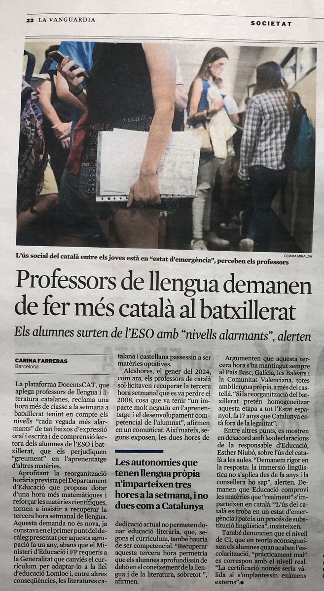 Plataforma de professors denuncia nivells cada vegada més alarmants en comprensió lectora i en expressió oral i escrita a l'ESO i al Batx. Reclamen la tercera hora setmanal de classe, treta a Catalunya el 2008 i de la que gaudeixen totes les CCAA amb llengua pròpia.
14/01/25