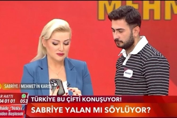 çiçek (@simsim2837383) on Twitter photo Sabriye’nin başına bişey gelirse sorumlusu zahide yetiş dir!… Yalan beyanda bulunup hamile kadını hedef gösteren bu kanal ve kadın hakkında işlem yapmanızı bekliyoruz.
#ZahideYetisTutuklansın
<a href="/rtukkurumsal/">RADYO VE TELEVİZYON ÜST KURULU</a> <a href="/ebekirsahin/">Ebubekir Şahin</a> <a href="/AliYerlikaya/">Ali Yerlikaya</a> <a href="/TC_icisleri/">T.C. İçişleri Bakanlığı</a> Sabriye’nin başına bişey gelirse sorumlusu zahide yetiş dir!… Yalan beyanda bulunup hamile kadını hedef gösteren bu kanal ve kadın hakkında işlem yapmanızı bekliyoruz.
#ZahideYetisTutuklansın
<a href="/rtukkurumsal/">RADYO VE TELEVİZYON ÜST KURULU</a> <a href="/ebekirsahin/">Ebubekir Şahin</a> <a href="/AliYerlikaya/">Ali Yerlikaya</a> <a href="/TC_icisleri/">T.C. İçişleri Bakanlığı</a>
