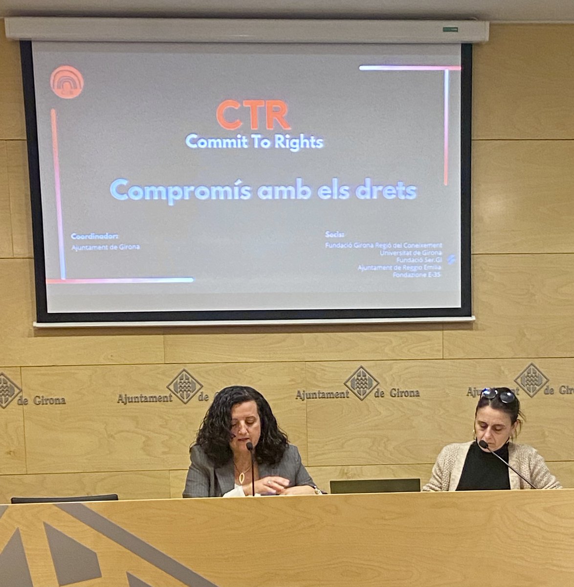 CNL de Girona (@cnlgirona) on Twitter photo Ahir vam assistir a la presentació del projecte "Compromís amb els drets" , iniciativa de <a href="/Girona_Cat/">Ajuntament de Girona</a> que pretén impulsar polítiques públiques inclusives que permetin prevenir tota mena de discriminacions: racisme, xenofòbia, per edat, per gènere, vinculades a la llengua, etc. Ahir vam assistir a la presentació del projecte "Compromís amb els drets" , iniciativa de <a href="/Girona_Cat/">Ajuntament de Girona</a> que pretén impulsar polítiques públiques inclusives que permetin prevenir tota mena de discriminacions: racisme, xenofòbia, per edat, per gènere, vinculades a la llengua, etc.