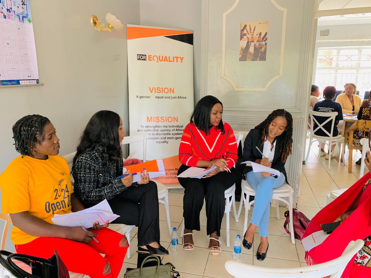 EstherBonyonga's tweet image. #SheTalks Dialogue 💬✨ I joined 20 young women leaders to discuss 2025/26 budget priorities, focusing on SRHR, climate financing, &amp;amp; gender-responsive budgeting. Our recommendations were submitted to the Ministry of Finance, amplifying young women’s voices in national policies.