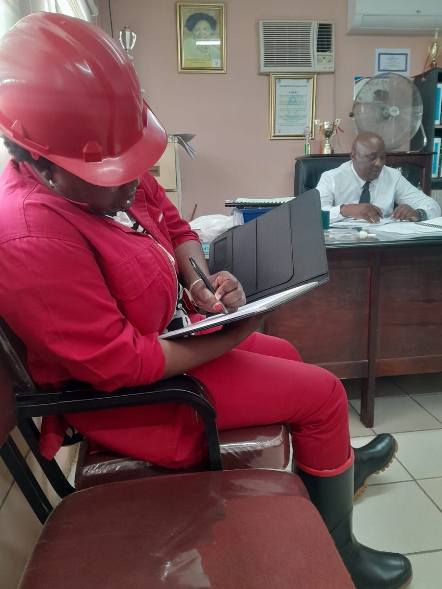 🔻In Pictures🔻

EFF eThekwini Region PR Cllr Lungi Shange conducted an oversight visit at  Welile Moshoeshe Primary School, Amaoti Ward 53 and met with the school principal as part of #BackToSchoolCampaign.

#UmntanaEskolweni