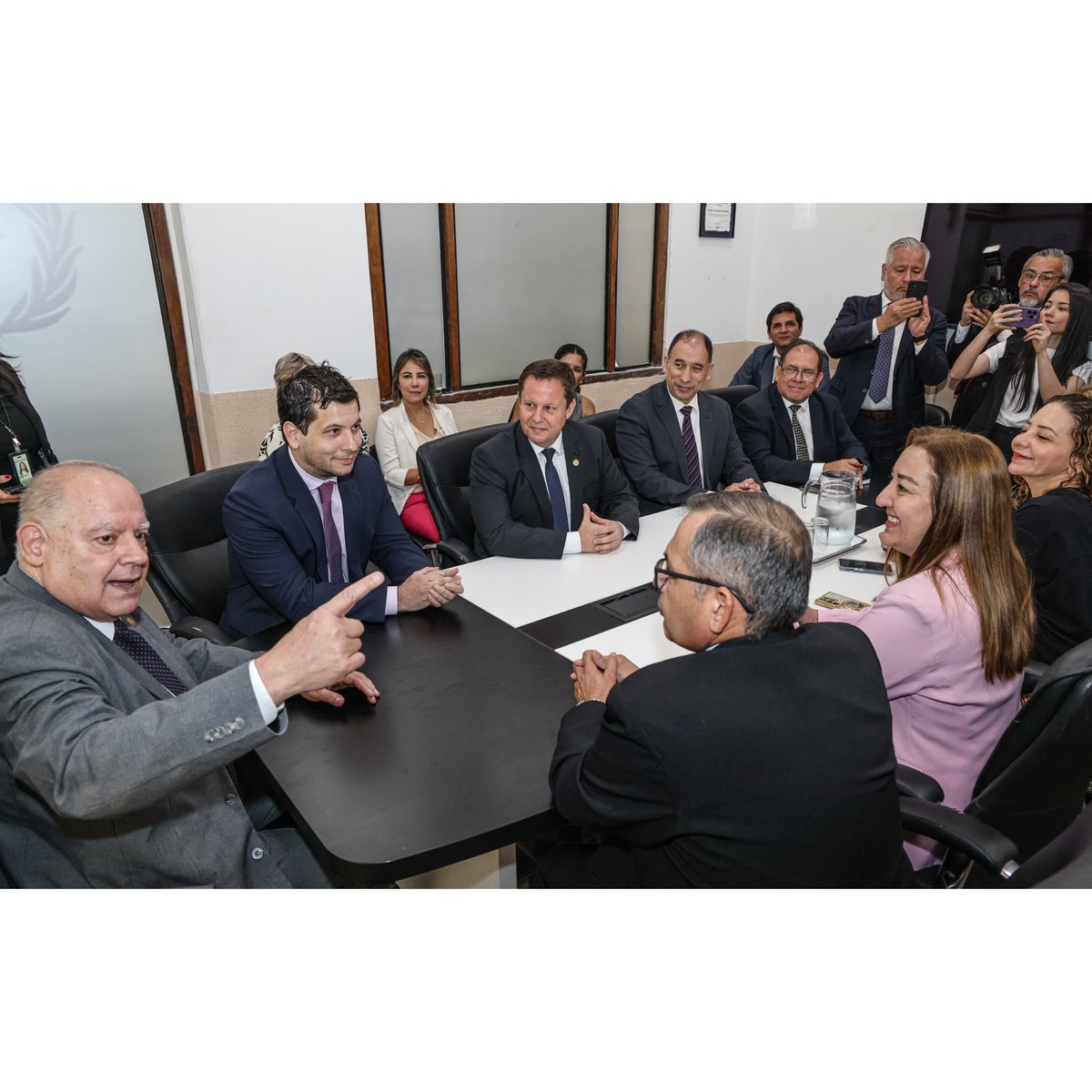 registrounifnac's tweet photo. La “Comisión interinstitucional del RUN”, se reunió esta mañana en la sede de la Dirección General del Servicio Nacional de Catastro, para dar continuidad a las tareas de elaboración del plan de implementación, https://t.co/7yQsOwMYA8