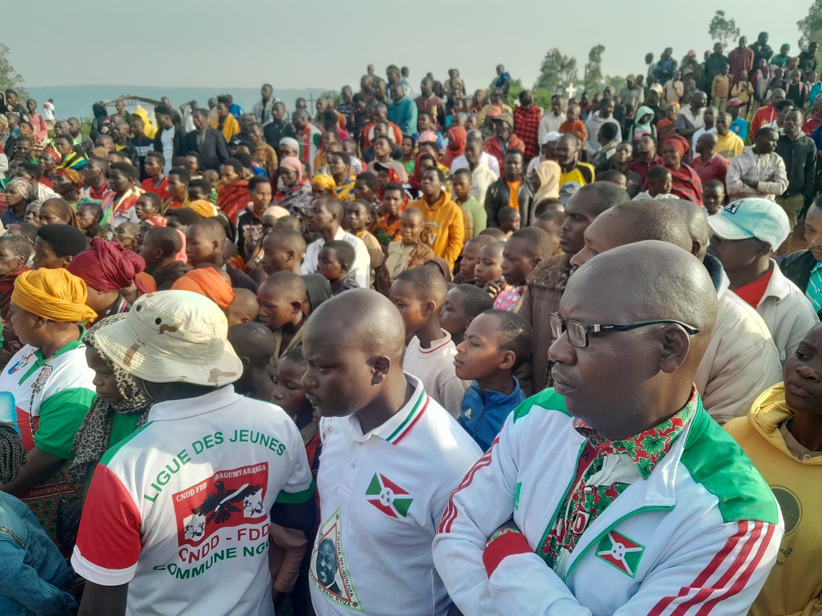 CnddFddButanyer's tweet photo. 15/01/2025 Mu rukutikirane rw'ingendo mu mituma, Umunyamabanga w'Umugambwe @CnddFdd mu ntara ya #Butanyerera yagendeye abagumyabanga bo ku mitumba 6 #Gahwazi, #Makombe #Gakeceri, #Masama, #Busoro na #Kinyana muri zone #Buhiga komine #Ngozi.
@R_Ndikuriyo https://t.co/OzppAAN8zK