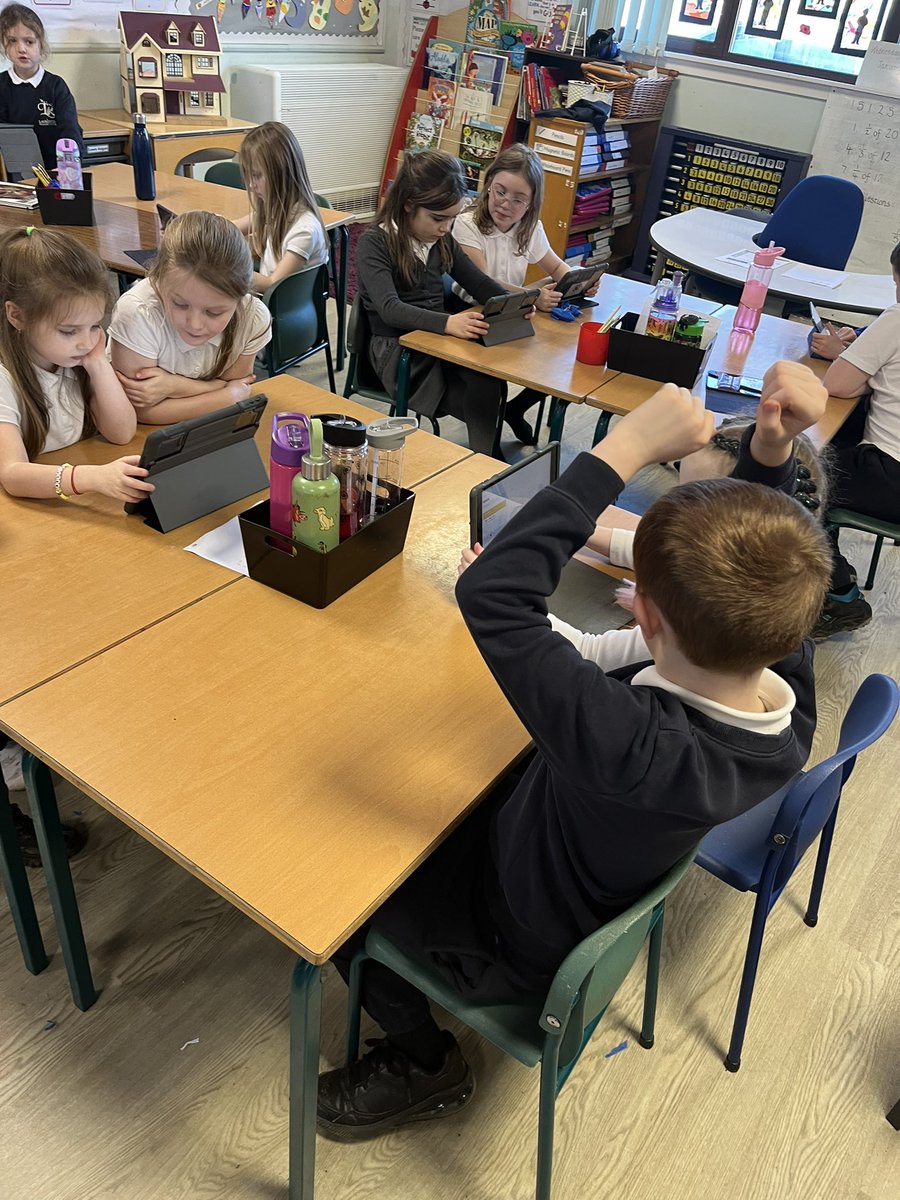 missrob01's tweet photo. This afternoon we had a quick go at learning some iPad skills. We looked at how we can use iPads to help us and basic skills of how to work them 🧑‍💻📱 meta skills- sense making &amp; adapting https://t.co/pecOUcBtoA
