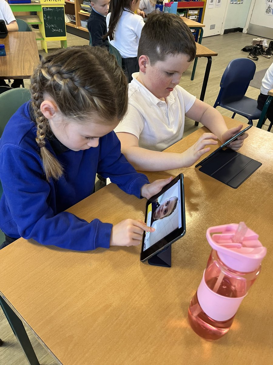 This afternoon we had a quick go at learning some iPad skills. We looked at how we can use iPads to help us and basic skills of how to work them 🧑‍💻📱 meta skills- sense making &amp; adapting