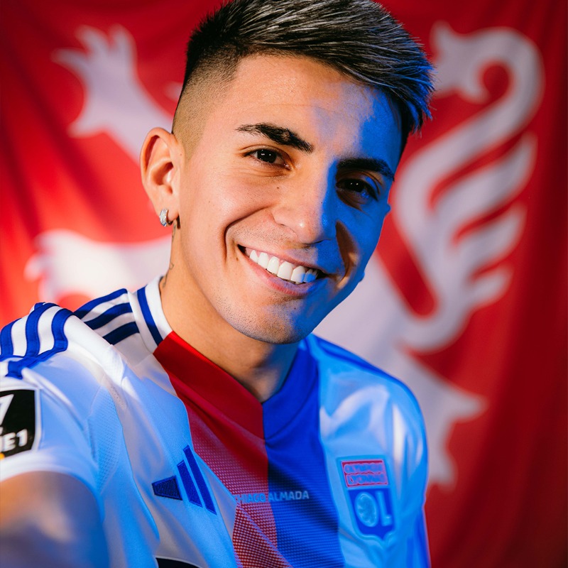 OL's tweet photo. Bienvenido Thiago 🔴🔵🤝🇦🇷