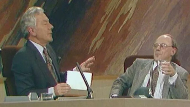 'Ireland 1912-1985 Politics and Society' by Professor Joe Lee 
WATCH: The Late Late Show broadcast #OnThisDay in 1990 rte.ie/b/1489709