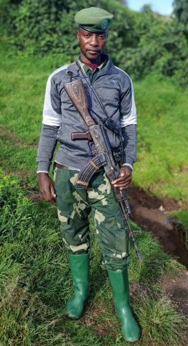 MUTUwaBIEN's tweet image. Colonel #Nzima, petit frère du général #Mutayomba et S3 de #wazalendu #Pareco, a été tué hier dans les combats à #Gasake vers #Ngungu par les #Lions de #SARAMBWE.
@bbisimwa @bbcgahuza  @WillyNG0MA  @goma24news @sugiramireille @albcontact @LawrenceKanyuka @twirwaneho @dr_dash250