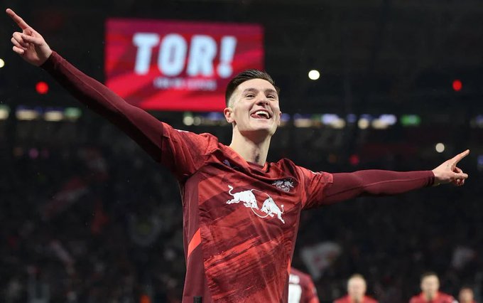 🚨Benjamin Sesko est sur le radar du Barça en tant que possible renfort d'attaquant aux côtés d'Alexander Isak. 

✅<a href="/AdriaAlbets/">Adrià Albets</a>