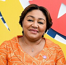 peroluwara1's tweet photo. La folie s'est véritablement installée au sommet de mon pays. Les multiples voices de @DeniseNyakeru et ses amies, qui circulent sur les réseaux sociaux sont de preuves que la racaille a pris possession du palais. Une première dame dans une telle légèreté, avec une compagnie digne des filles de pakadjuma, mon pays mérite mieux. "Sandra a dit, Ika a fait, Sylvie a menti, @GiseleMpela a fétiché etc, D.Nyakeru pense vraiment qu'elle est dans les malewas de Matonge au sommet du pays. Cette femme et son inculte de mari sont indignes d'être au sommet de mon pays.