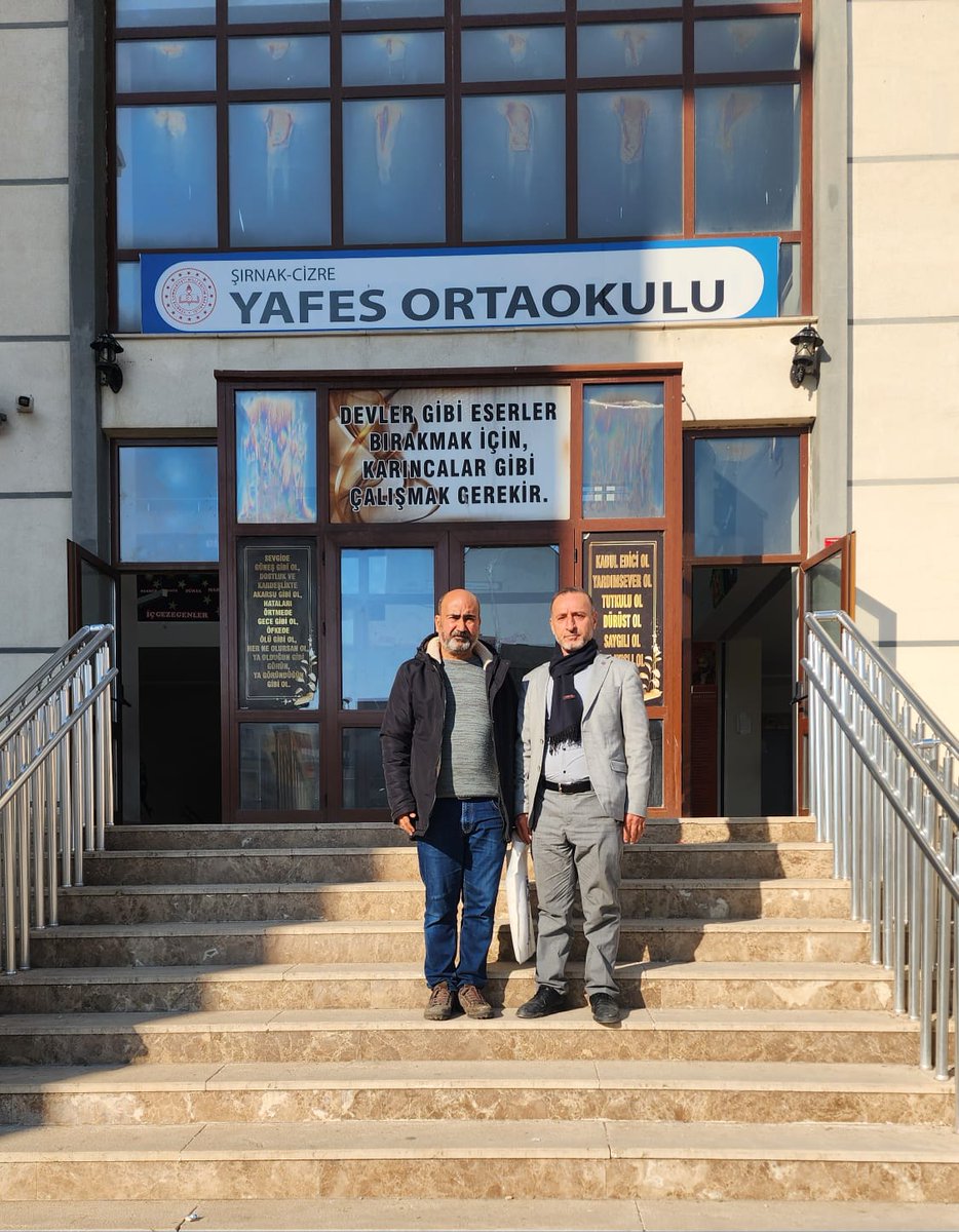 Örgütlenme çalışmaları kapsamında Cizre Temsilciliğimiz Cizre'ye bağlı;
📍İpekyolu İlkokulu 
📍Yafes Ortaokulunu 
Ziyaret ederek Eğitim Emekçileri ile bir araya geldi.
13 Ocak'ta gerçekleştirilen #İşbırakma eyleminin ve yaşanılan derin yoksulluk üzerine fikir alışverişinde