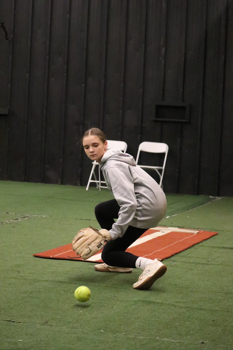 Big thanks to all the amazing campers who joined us at the RBI Tri-Cities softball camp with Camryn Sarvis! GB🍊!

We had a blast sharing skills and smiles.

#RBITriCities #Softball #SoftballCamp 

🔴🥎🔵