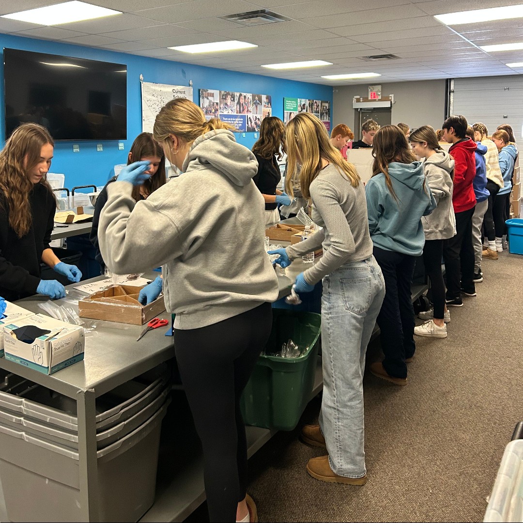 Food4KidsWR's tweet photo. It's all in the name. Bluevale Collegiate School students who form the "Choose to Lead" program, did just that here at Food4Kids. Our future leaders support local children and youth; this is a true example of fostering a better tomorrow. #ChooseToLead #FutureLeaders https://t.co/JTvxhpMHEM