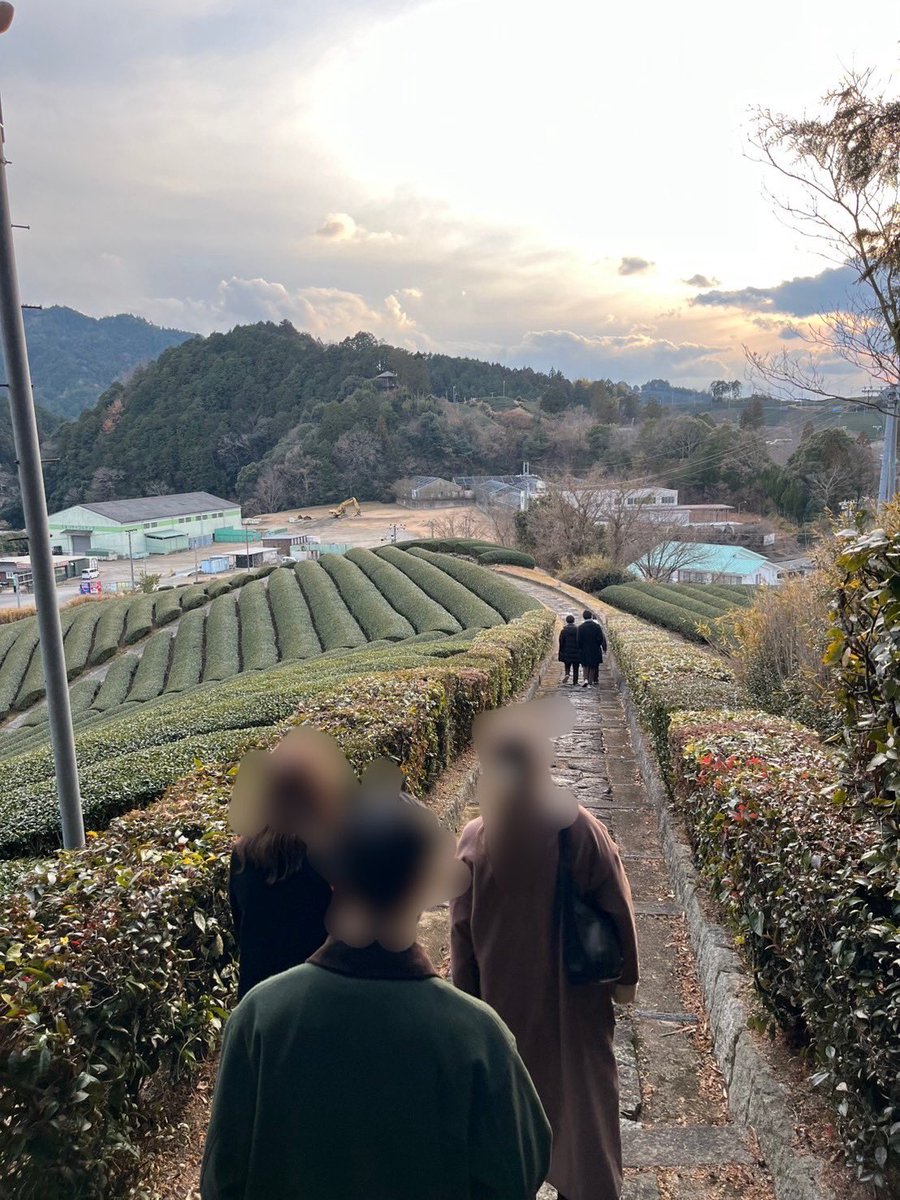 2/12に南山城小旅行を開催しました！

大河原発電所→柳生の徳政碑文→海住山寺→恭仁京跡→和束の茶畑→安積親王墓→大仏鉄道ランプ小屋→高倉神社をめぐるコースです。
自然豊かな暮らしとそこに根付く歴史に思いを馳せつつ、終始笑いの絶えない1日となりました！！