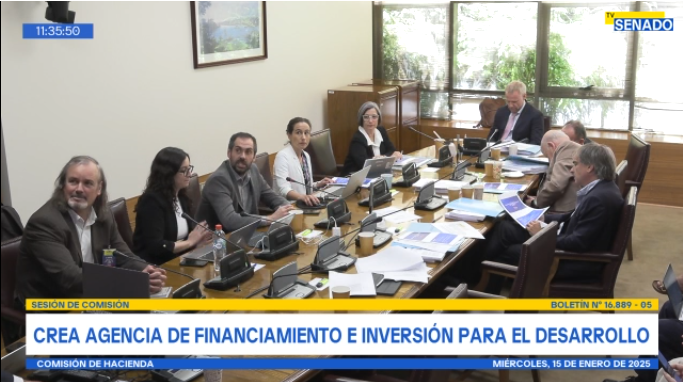 EconomiaSubse's tweet photo. AHORA | ✅ Con la presentación de la iniciativa por parte del Ejecutivo, se reanuda, en la Comisión de Hacienda del @Senado_Chile, la tramitación del proyecto de Ley que crea la Agencia de Financiamiento e Inversión para el Desarrollo #Afide luego de ser aprobado por la @Camara_cl. 

👉🏼 En la sesión participan el @meconomia, Nicolás Grau, la @EconomiaSubse, Javiera Petersen y el VP de @Corfo, José Manuel Benavente.  

📺 Sigue la transmisión en vivo en: https://t.co/tx4Uhg5OK4